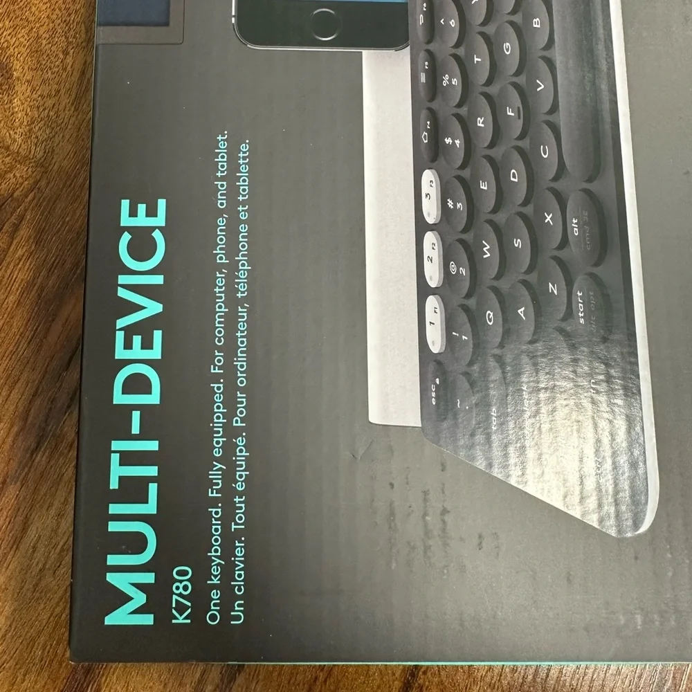 Logitech- K780 Full-size Wireless Scissor Keyboard- White